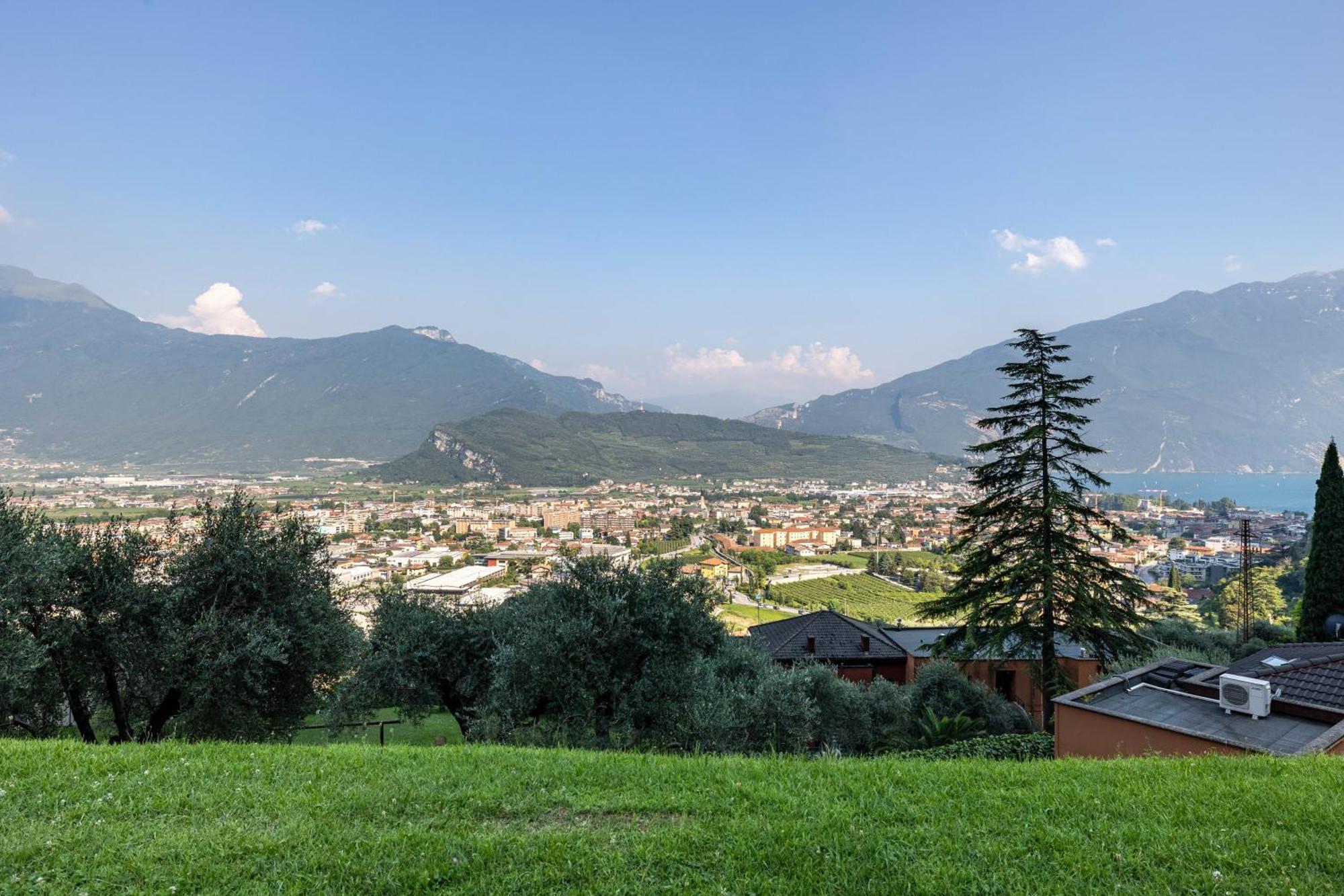 La Terrazza Di Vincent Sul Garda Lejlighed Riva del Garda Eksteriør billede